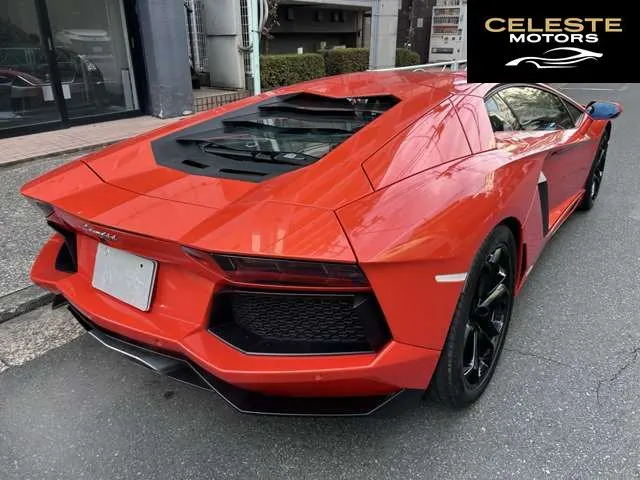LAMBORGHINI Aventador 2012 — photo 4 sur 8