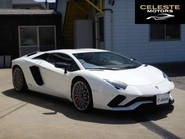 LAMBORGHINI Aventador 2020 — photo 2 sur 8