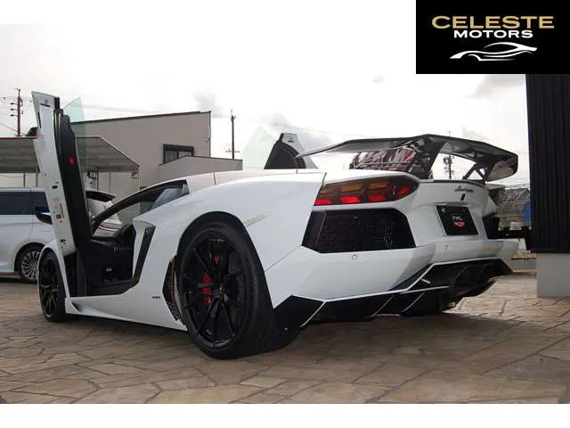 LAMBORGHINI Aventador 2015 — photo 8 sur 8