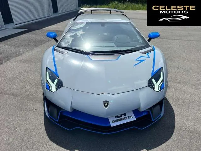LAMBORGHINI Aventador 2021 — photo 2 sur 8