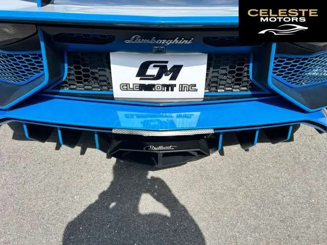 LAMBORGHINI Aventador 2021 — photo 3 sur 8