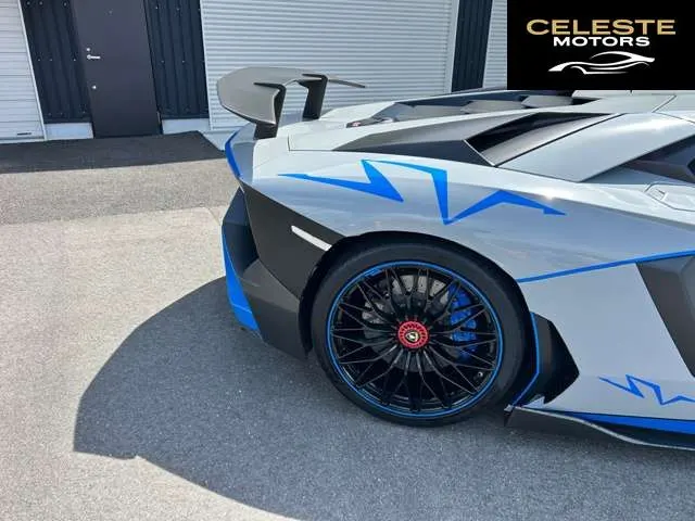 LAMBORGHINI Aventador 2021 — photo 6 sur 8