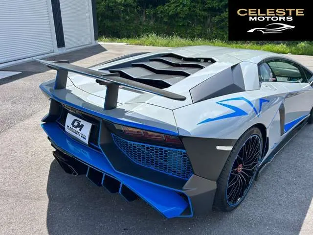 LAMBORGHINI Aventador 2021 — photo 7 sur 8