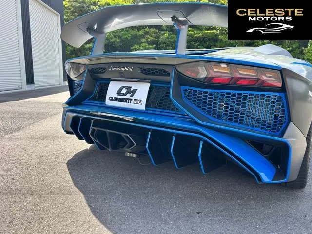 LAMBORGHINI Aventador 2021 — photo 8 sur 8