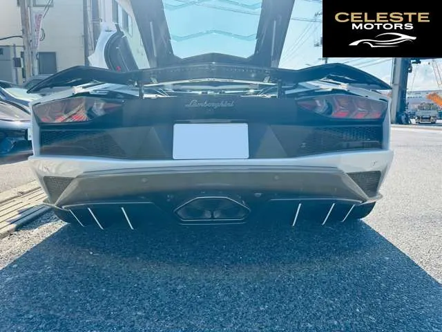 LAMBORGHINI Aventador 2018 — photo 5 sur 8