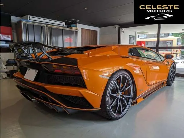 LAMBORGHINI Aventador 2020 — photo 5 sur 8