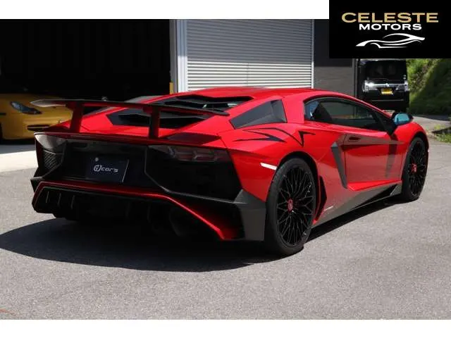 LAMBORGHINI Aventador 2015 — photo 2 sur 8