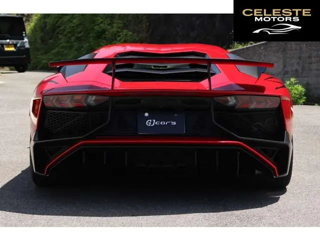 LAMBORGHINI Aventador 2015 — photo 3 sur 8