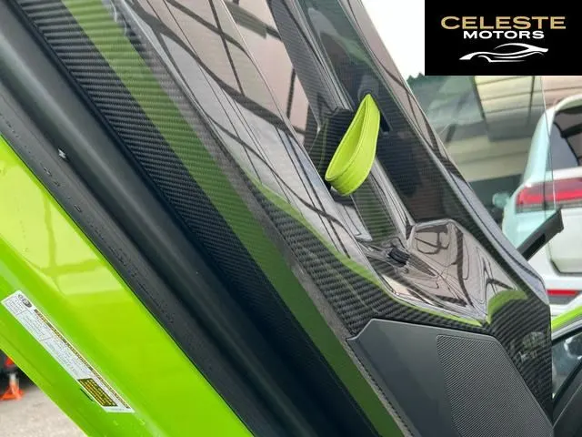 LAMBORGHINI Aventador 2016 — photo 1 sur 8