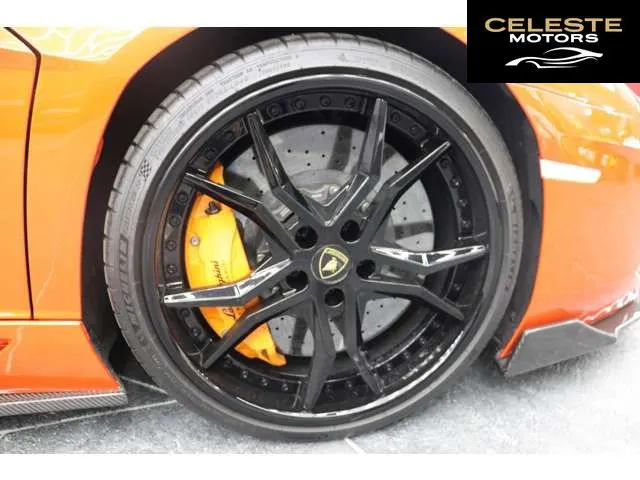 LAMBORGHINI Aventador 2012 — photo 2 sur 8