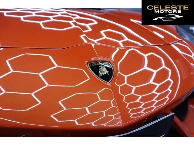LAMBORGHINI Aventador 2012 — photo 3 sur 8