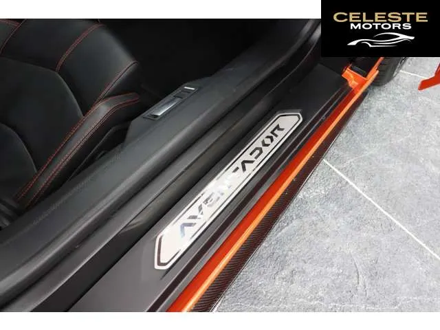 LAMBORGHINI Aventador 2012 — photo 5 sur 8
