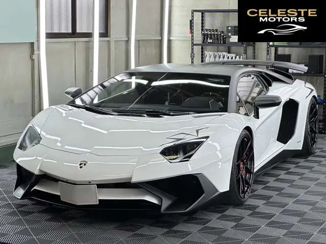 LAMBORGHINI Aventador 2016 — photo 3 sur 8