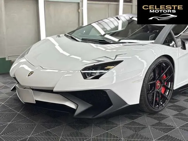 LAMBORGHINI Aventador 2016 — photo 4 sur 8