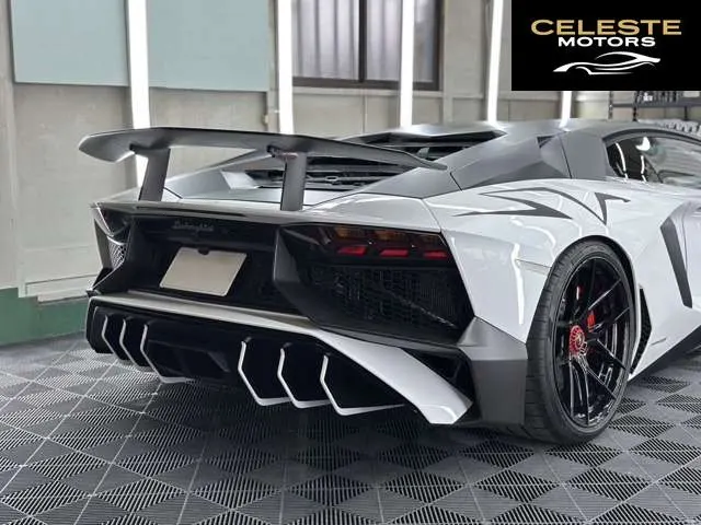 LAMBORGHINI Aventador 2016 — photo 5 sur 8