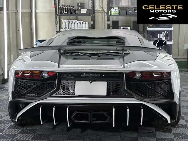 LAMBORGHINI Aventador 2016 — photo 7 sur 8
