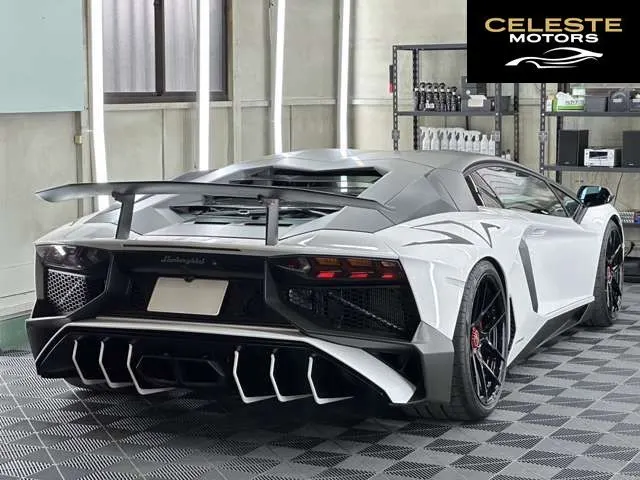 LAMBORGHINI Aventador 2016 — photo 8 sur 8