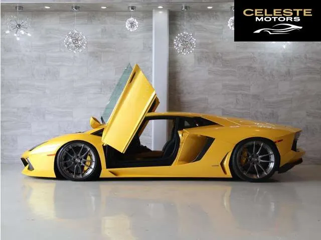 LAMBORGHINI Aventador 2012 — photo 4 sur 8