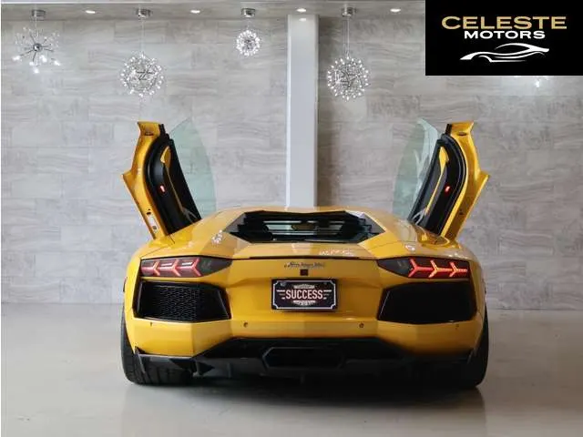 LAMBORGHINI Aventador 2012 — photo 6 sur 8