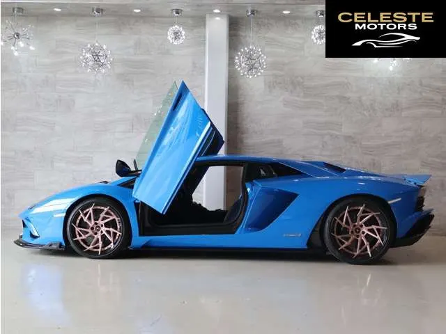 LAMBORGHINI Aventador 2019 — photo 5 sur 8