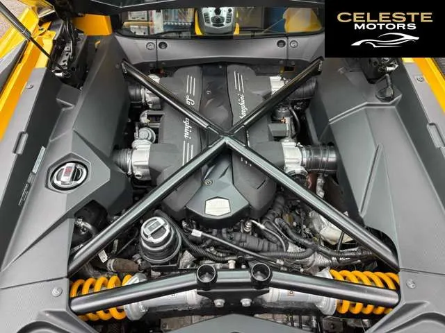 LAMBORGHINI Aventador 2014 — photo 8 sur 8