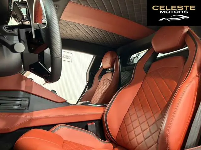 LAMBORGHINI Aventador 2018 — photo 3 sur 8