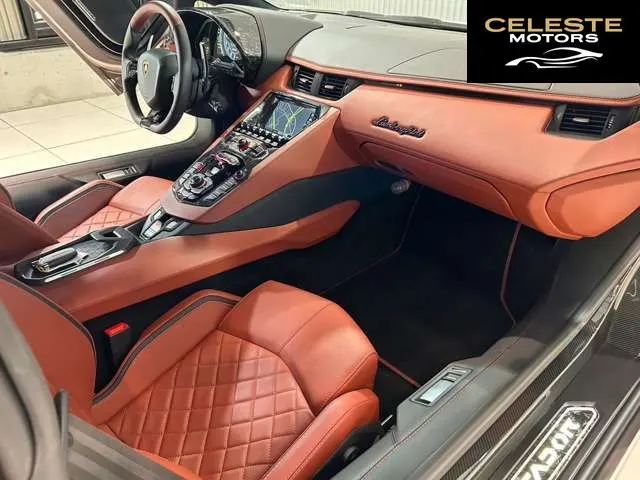 LAMBORGHINI Aventador 2018 — photo 4 sur 8