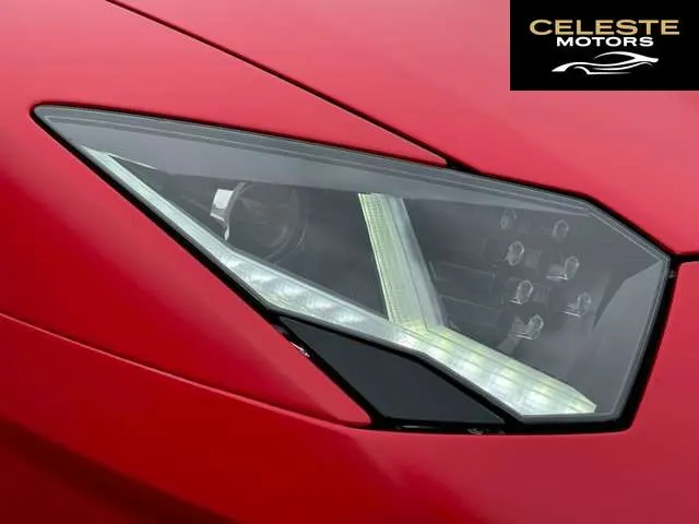 LAMBORGHINI Aventador 2021 — photo 6 sur 8