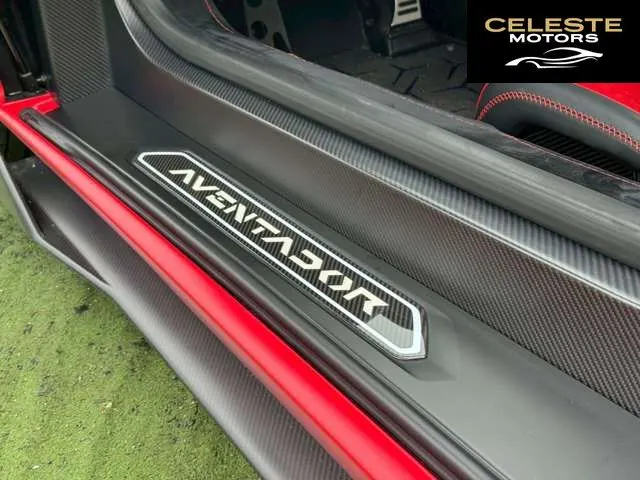 LAMBORGHINI Aventador 2021 — photo 8 sur 8