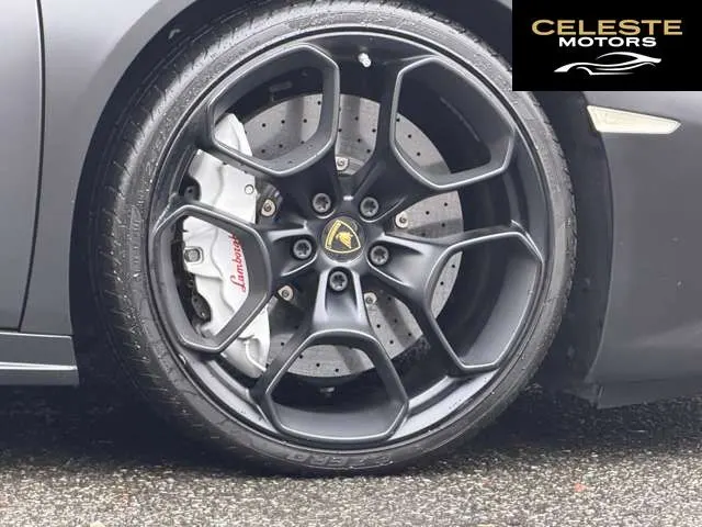 LAMBORGHINI Huracán 2016 — photo 8 sur 8