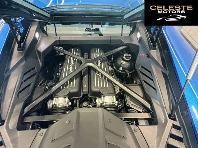 LAMBORGHINI Huracán 2023 — photo 6 sur 8