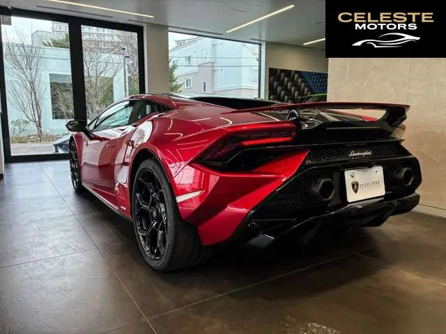 LAMBORGHINI Huracán 2024 — photo 1 sur 8