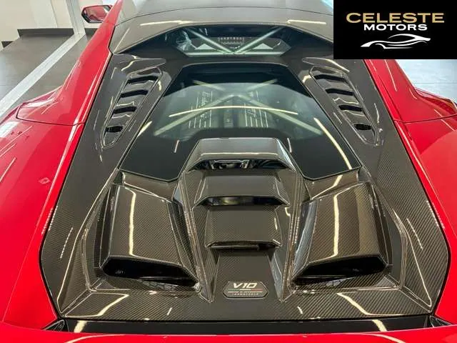 LAMBORGHINI Huracán 2024 — photo 5 sur 8