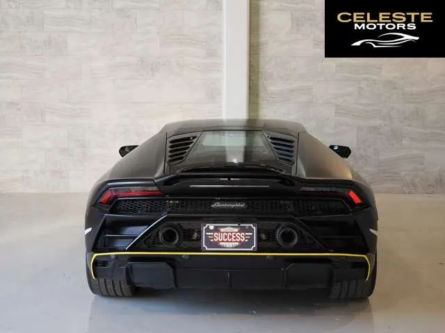 LAMBORGHINI Huracán 2021 — photo 4 sur 8