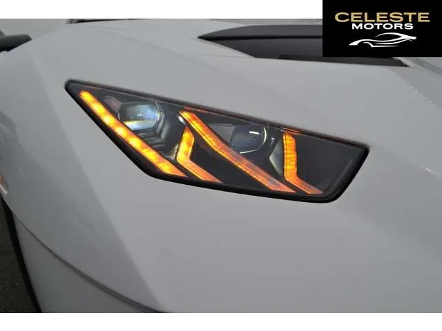 LAMBORGHINI Huracán 2022 — photo 4 sur 8