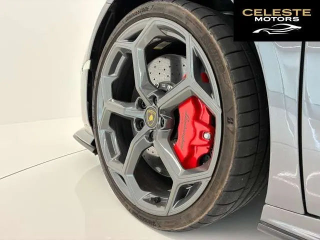 LAMBORGHINI Huracán 2023 — photo 7 sur 8