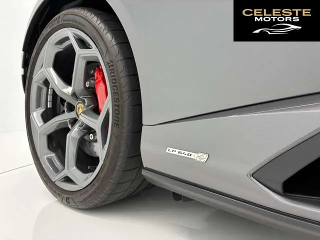 LAMBORGHINI Huracán 2023 — photo 8 sur 8