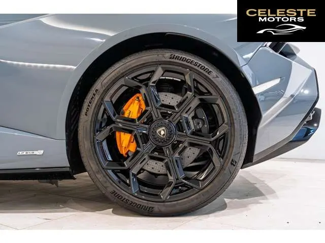 LAMBORGHINI Huracán 2025 — photo 8 sur 8