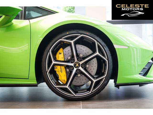 LAMBORGHINI Huracán 2022 — photo 8 sur 8