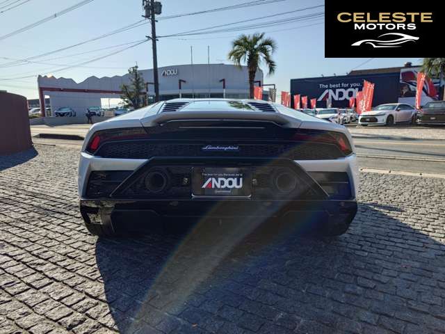 LAMBORGHINI Huracán 2022 — photo 5 sur 8