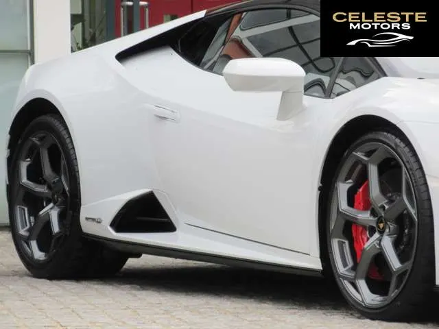 LAMBORGHINI Huracán 2023 — photo 5 sur 8