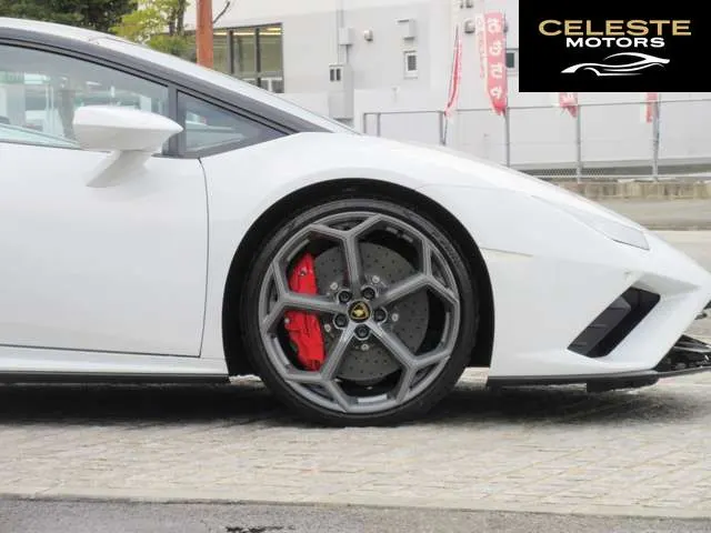 LAMBORGHINI Huracán 2023 — photo 6 sur 8