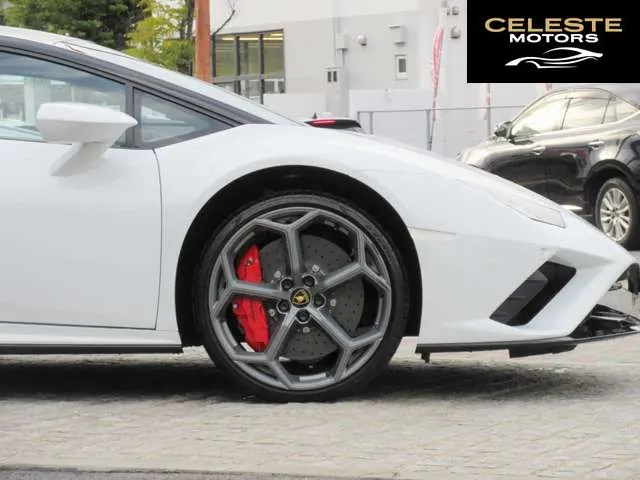 LAMBORGHINI Huracán 2023 — photo 7 sur 8