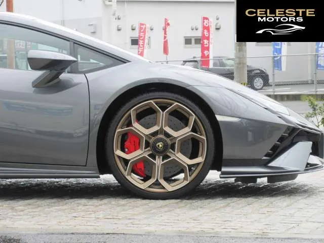 LAMBORGHINI Huracán 2023 — photo 6 sur 8