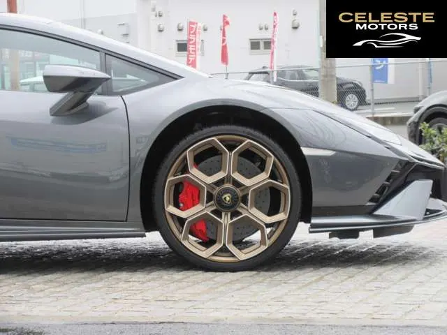 LAMBORGHINI Huracán 2023 — photo 7 sur 8