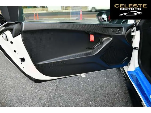 LAMBORGHINI Huracán 2021 — photo 7 sur 8