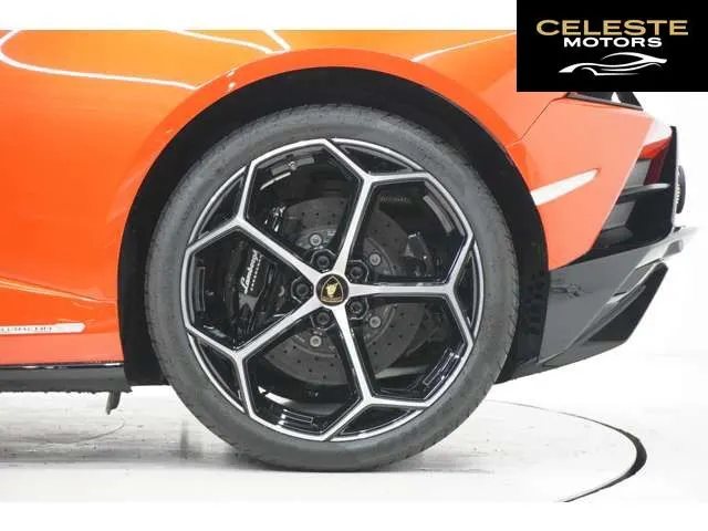LAMBORGHINI Huracán 2020 — photo 7 sur 8
