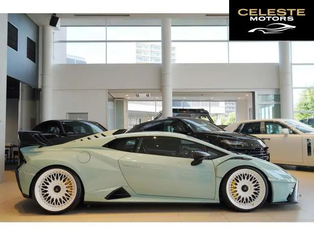 LAMBORGHINI Huracán 2022 — photo 5 sur 8