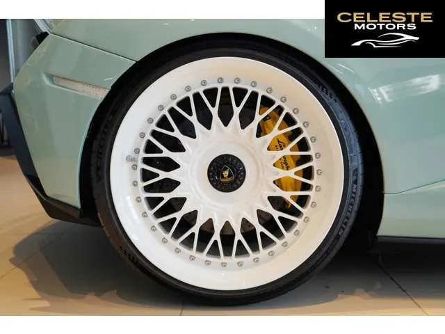 LAMBORGHINI Huracán 2022 — photo 7 sur 8
