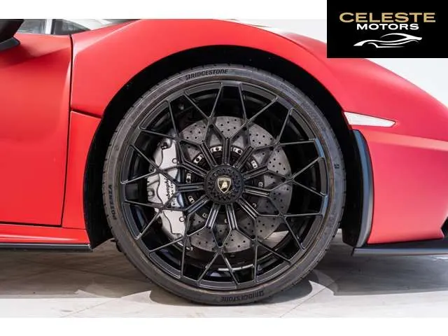 LAMBORGHINI Huracán 2022 — photo 6 sur 8